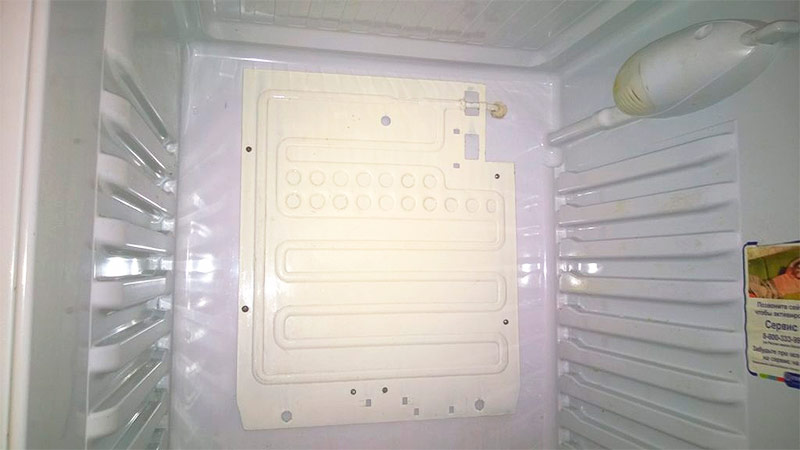 Испаритель холодильника с капельной системой разморозки
